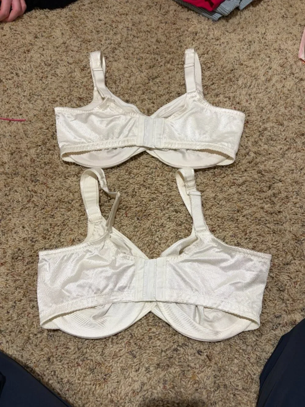 Wacoal 85185 Bodysuede Underwire Bra Cream Lot of 2